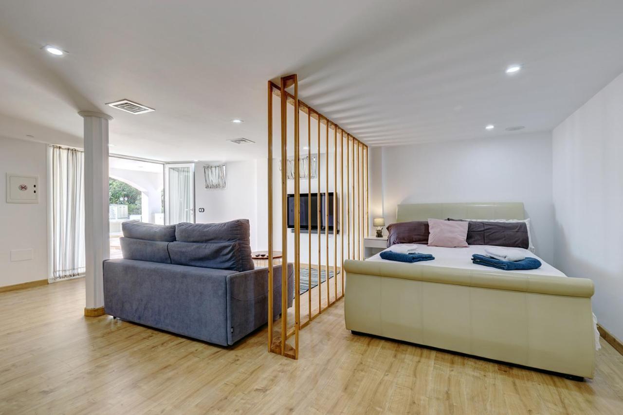 Modern Independent Studio Apt In Luxury Villa Benalmádena Exteriér fotografie